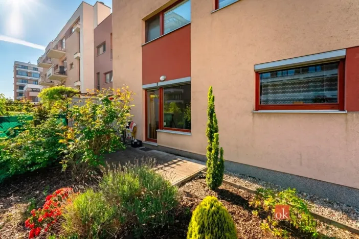 Prodej bytu 1+kk, Praha - Kamýk, Papírníkova, 35 m2