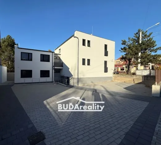 Pronájem bytu 2+kk, Otrokovice, tř. Osvobození, 40 m2