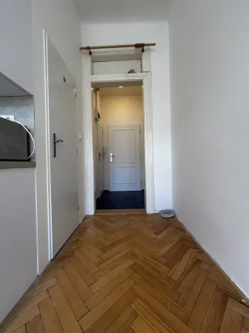Pronájem bytu 1+kk, Praha - Nusle, Jaromírova, 24 m2