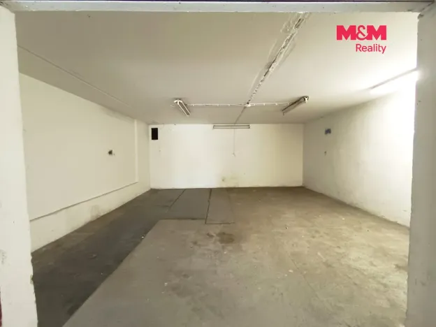 Pronájem garáže, Kladno, Bellevue, 26 m2