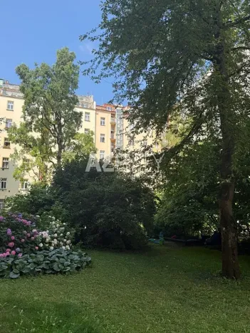 Pronájem bytu 1+kk, Praha - Bubeneč, Jaselská, 29 m2