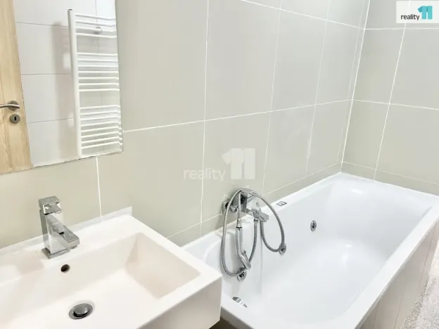 Pronájem bytu 3+kk, Praha - Hrdlořezy, Českobrodská, 65 m2
