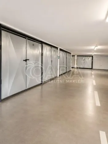 Pronájem garáže, Praha - Střížkov, Bešťákova, 18 m2