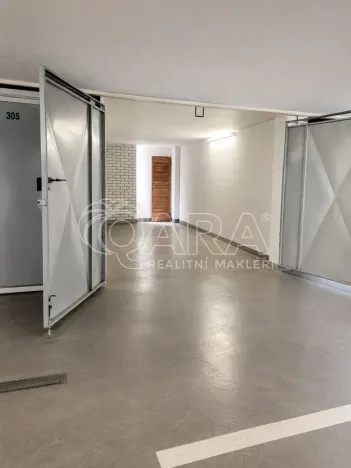 Pronájem garáže, Praha - Střížkov, Bešťákova, 18 m2