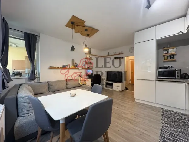 Pronájem bytu 2+kk, Praha - Troja, Hnězdenská, 56 m2