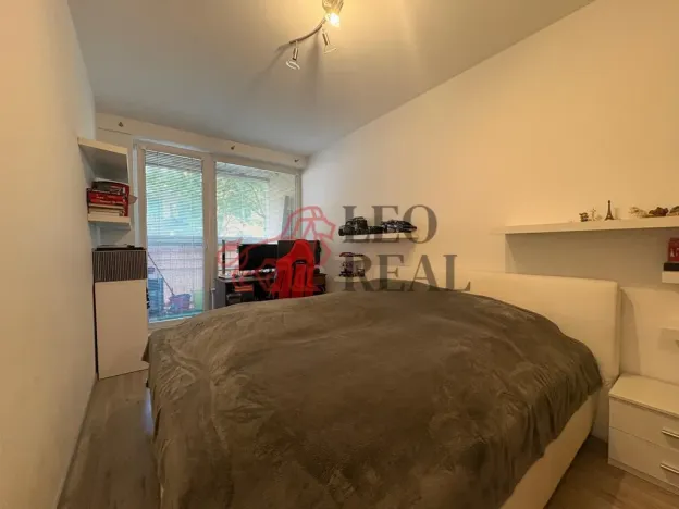 Pronájem bytu 2+kk, Praha - Troja, Hnězdenská, 56 m2