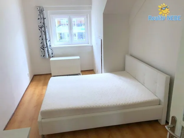Pronájem bytu 2+1, Praha - Nusle, Na Veselí, 56 m2