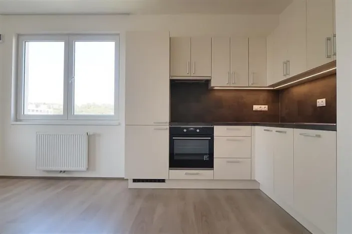 Pronájem bytu 3+kk, Praha - Vysočany, Svatošových, 72 m2
