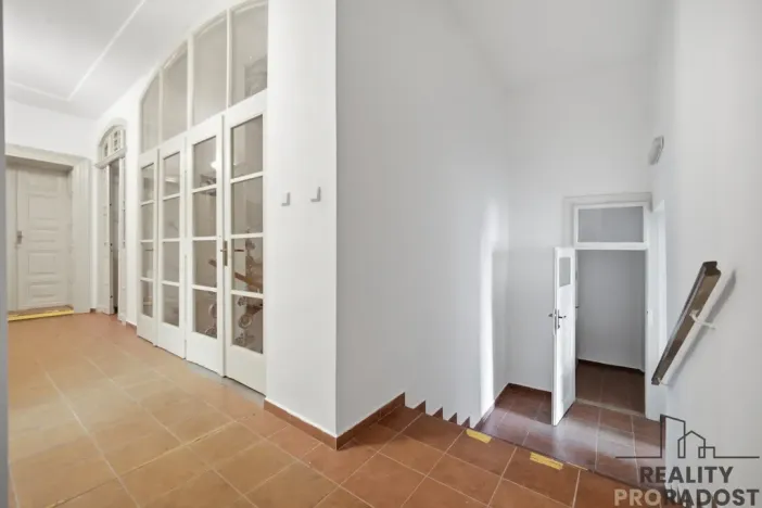 Pronájem kanceláře, Jaroměř, nám. Československé armády, 137 m2