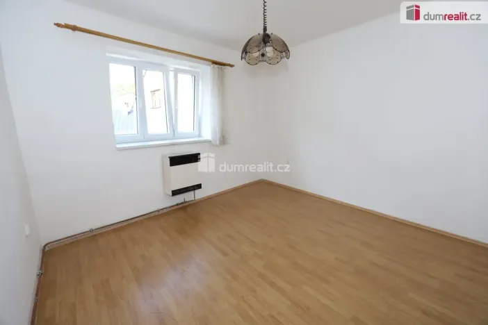 Pronájem bytu 1+1, Bečov nad Teplou, Nádražní, 33 m2