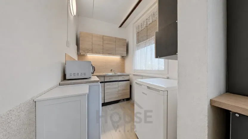 Prodej bytu 1+1, Praha - Háje, Matúškova, 30 m2