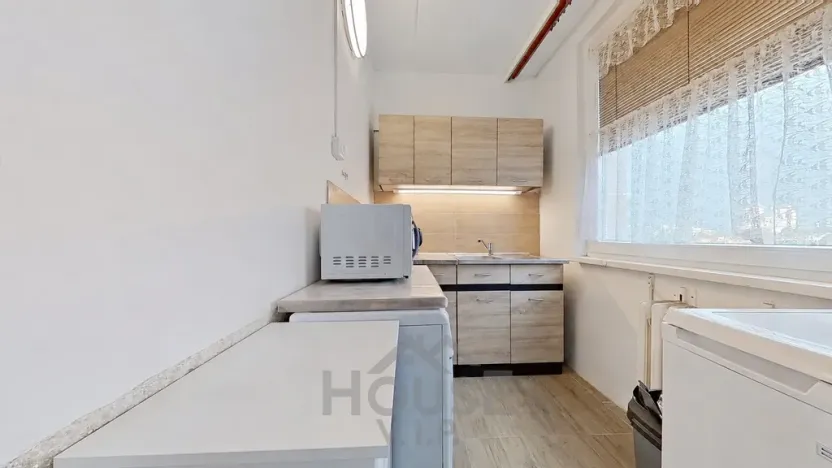 Prodej bytu 1+1, Praha - Háje, Matúškova, 30 m2