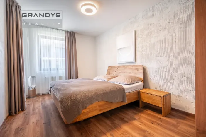 Pronájem bytu 3+kk, Praha, K Beranovu, 77 m2