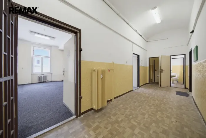 Prodej kanceláře, Karlovy Vary, Jaltská, 61 m2