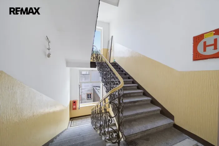 Prodej kanceláře, Karlovy Vary, Jaltská, 61 m2