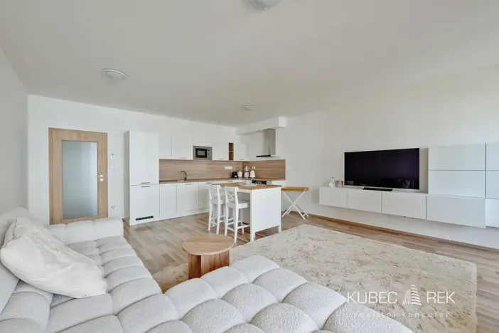 Pronájem bytu 3+kk, Praha - Uhříněves, Oty Bubeníčka, 86 m2