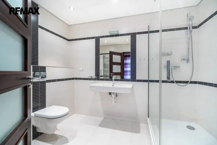 Prodej bytu 4+kk, Karlovy Vary, Libušina, 171 m2