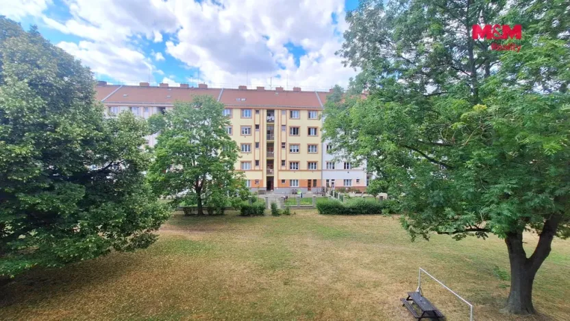 Prodej bytu 2+1, Hradec Králové, Ladova, 60 m2