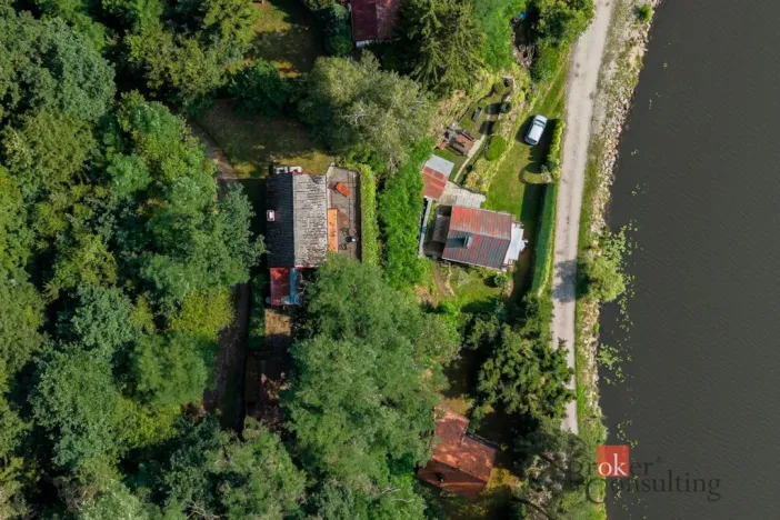 Prodej chaty, Týn nad Vltavou - Hněvkovice na levém břehu Vltavy, 80 m2