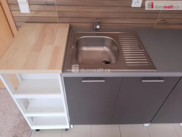 Pronájem bytu 1+kk, Karlovy Vary - Stará Role, Kryzánkova, 35 m2