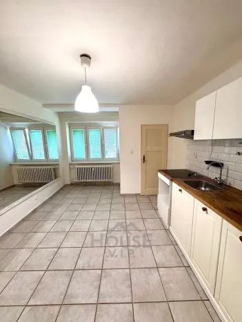 Pronájem bytu 3+kk, Praha - Žižkov, Jeseniova, 71 m2