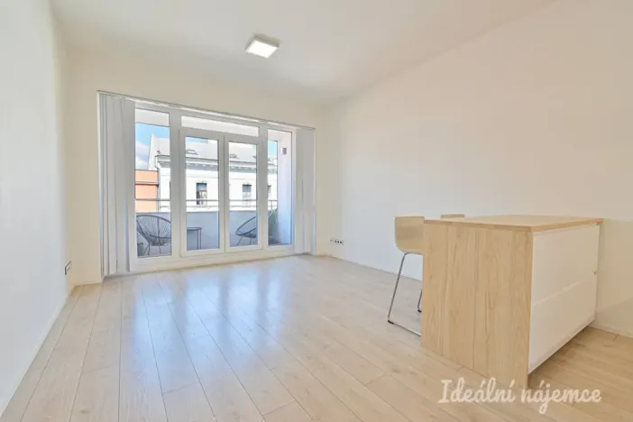 Pronájem bytu 1+kk, Brno, Přadlácká, 28 m2