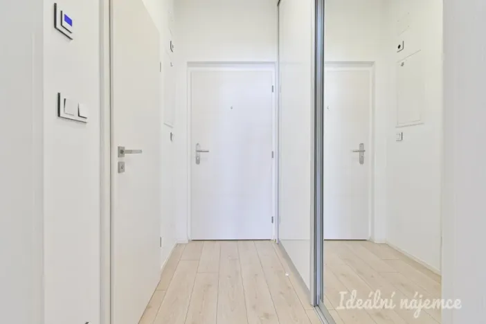 Pronájem bytu 1+kk, Brno, Přadlácká, 28 m2
