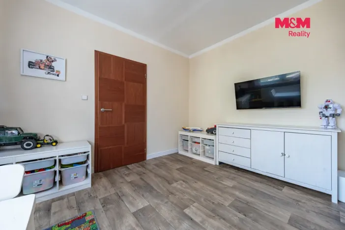 Prodej bytu 3+1, Volary, Sídl. Míru, 70 m2