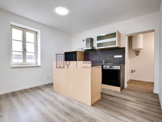 Pronájem bytu 3+kk, Jindřichův Hradec - Jindřichův Hradec I, nám. Míru, 57 m2