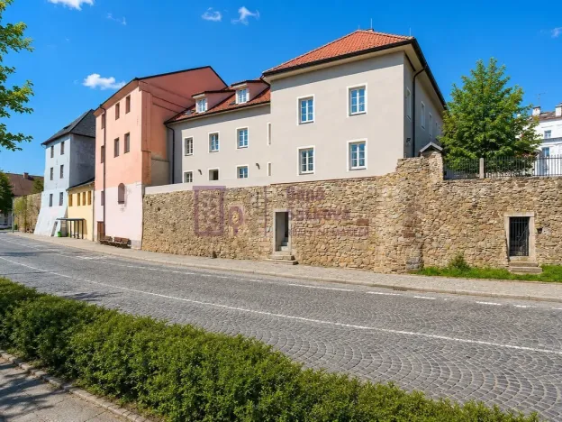 Pronájem bytu 3+kk, Jindřichův Hradec - Jindřichův Hradec I, nám. Míru, 57 m2