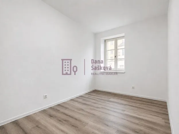 Pronájem bytu 3+kk, Jindřichův Hradec - Jindřichův Hradec I, nám. Míru, 57 m2