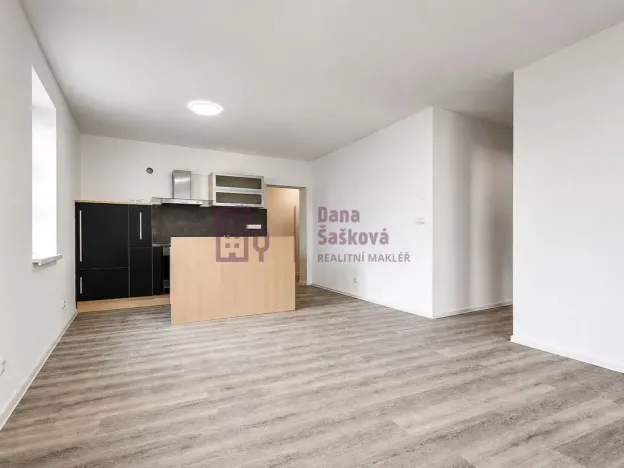 Pronájem bytu 3+kk, Jindřichův Hradec - Jindřichův Hradec I, nám. Míru, 57 m2