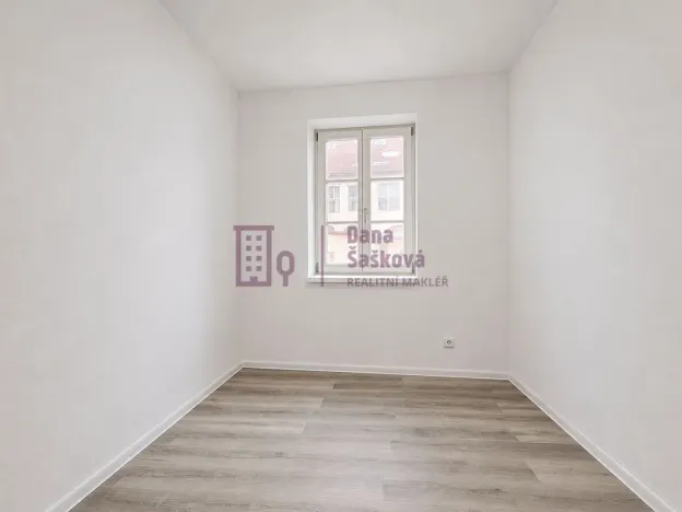 Pronájem bytu 3+kk, Jindřichův Hradec - Jindřichův Hradec I, nám. Míru, 57 m2