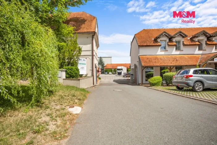 Pronájem kanceláře, Pletený Újezd, Družstevní, 451 m2
