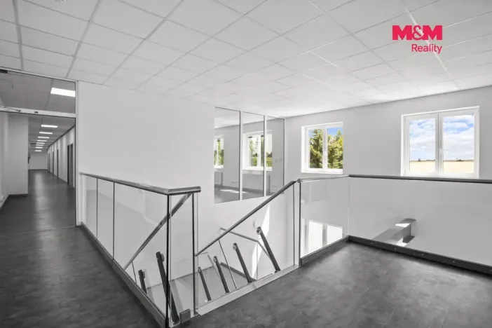 Pronájem kanceláře, Pletený Újezd, Družstevní, 451 m2