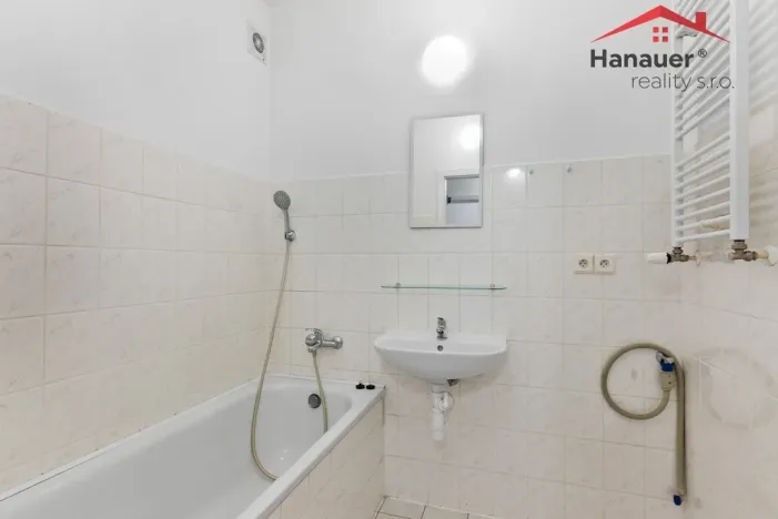 Prodej bytu 2+1, Nupaky, Slunečná, 47 m2