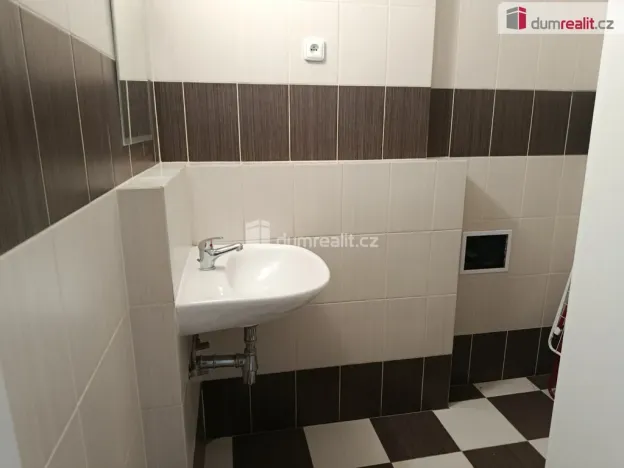 Pronájem bytu 1+1, Praha - Holešovice, Jankovcova, 33 m2