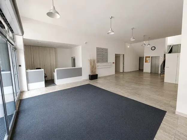 Pronájem skladu, Brno, Šujanovo náměstí, 134 m2
