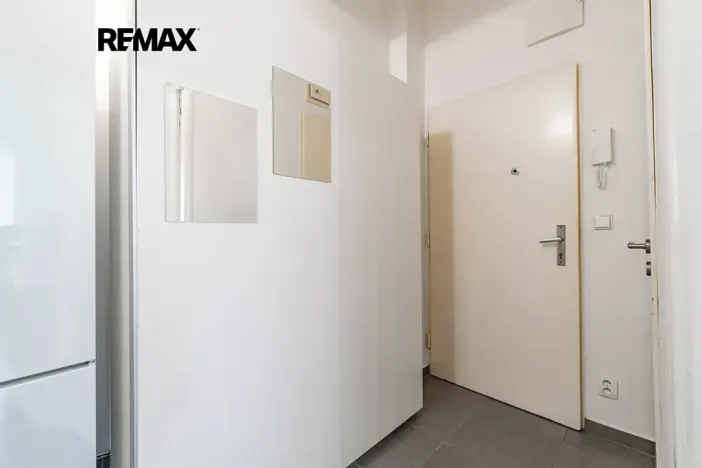 Pronájem bytu 1+kk, Praha - Střešovice, Za Hládkovem, 22 m2