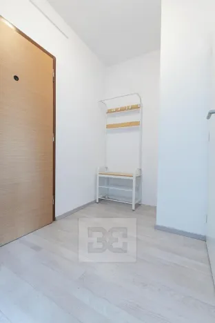 Pronájem bytu 1+kk, Praha - Modřany, Angelovova, 31 m2
