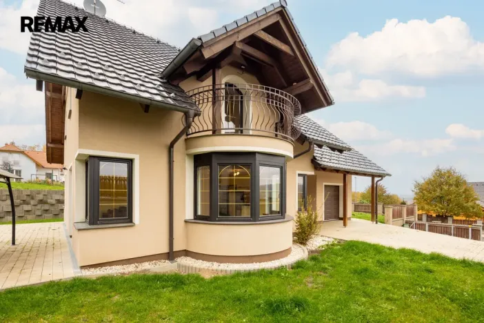 Prodej rodinného domu, Jenišov - Pod Rohem, K Rohu, 205 m2