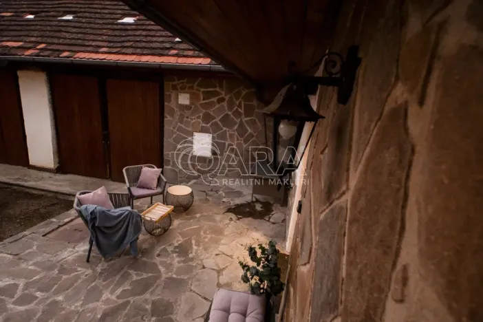 Prodej rodinného domu, Jinín, 250 m2