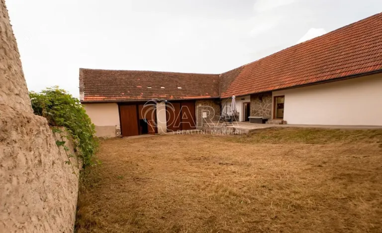 Prodej rodinného domu, Jinín, 250 m2
