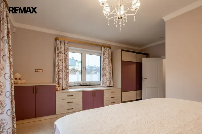 Prodej rodinného domu, Jenišov, Pod Vrchem, 483 m2