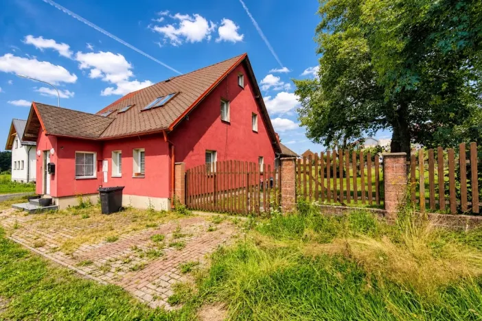 Prodej rodinného domu, Hora Svatého Šebestiána, 295 m2
