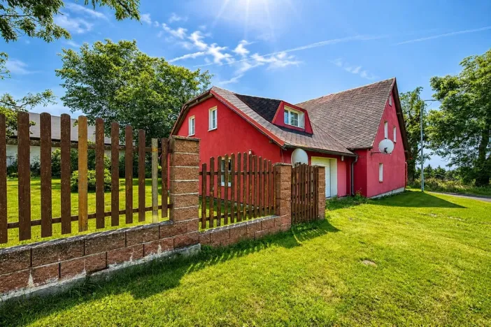 Prodej rodinného domu, Hora Svatého Šebestiána, 295 m2