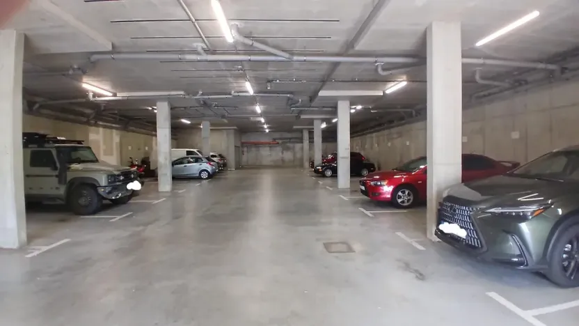 Pronájem garážového stání, Brno - Starý Lískovec, U Leskavy, 15 m2