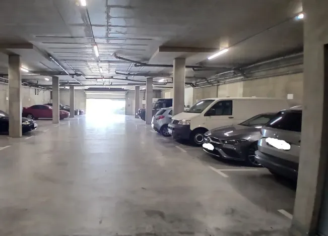 Pronájem garážového stání, Brno - Starý Lískovec, U Leskavy, 15 m2