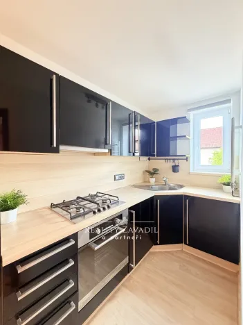 Prodej bytu 3+1, Pardubice, Sezemická, 58 m2