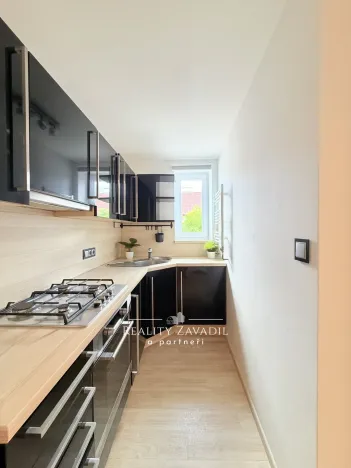 Prodej bytu 3+1, Pardubice, Sezemická, 58 m2